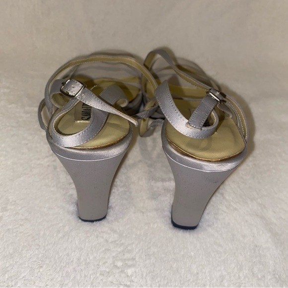 SAM & LIBBY Y2K Heels - Picture 5 of 6